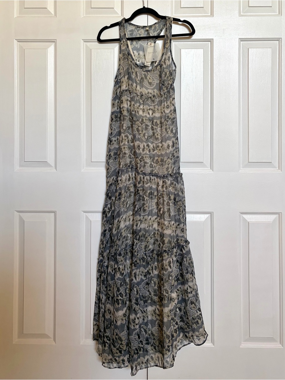 (NWT) Willow & Clay Blue and Cream Paisley Tiered Maxi Dress